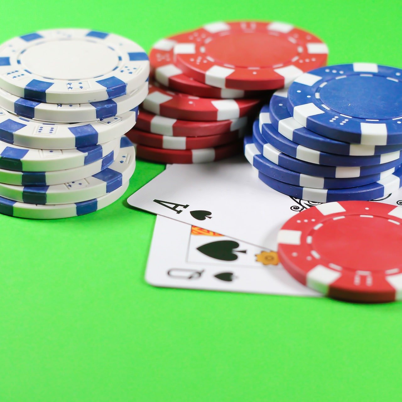 Responsible gaming reminder beside mobile app account safety notes